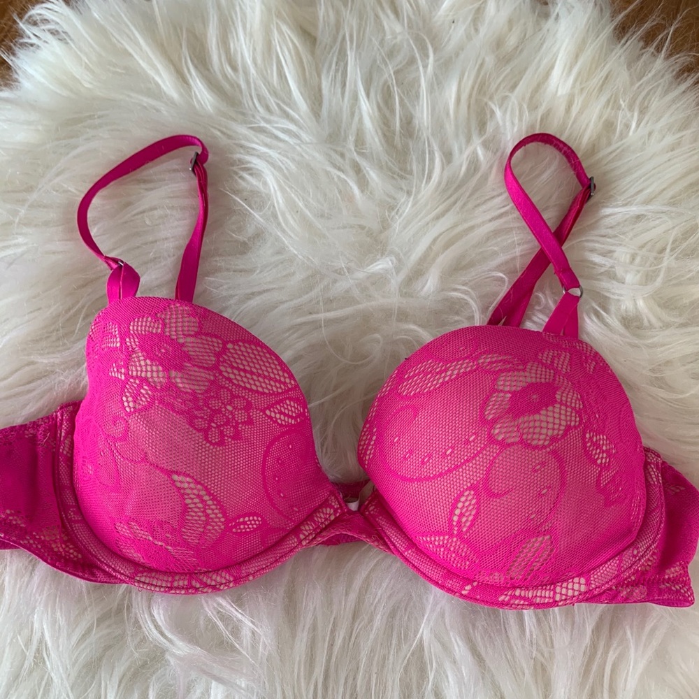 Victoria’s Secret PINK bra